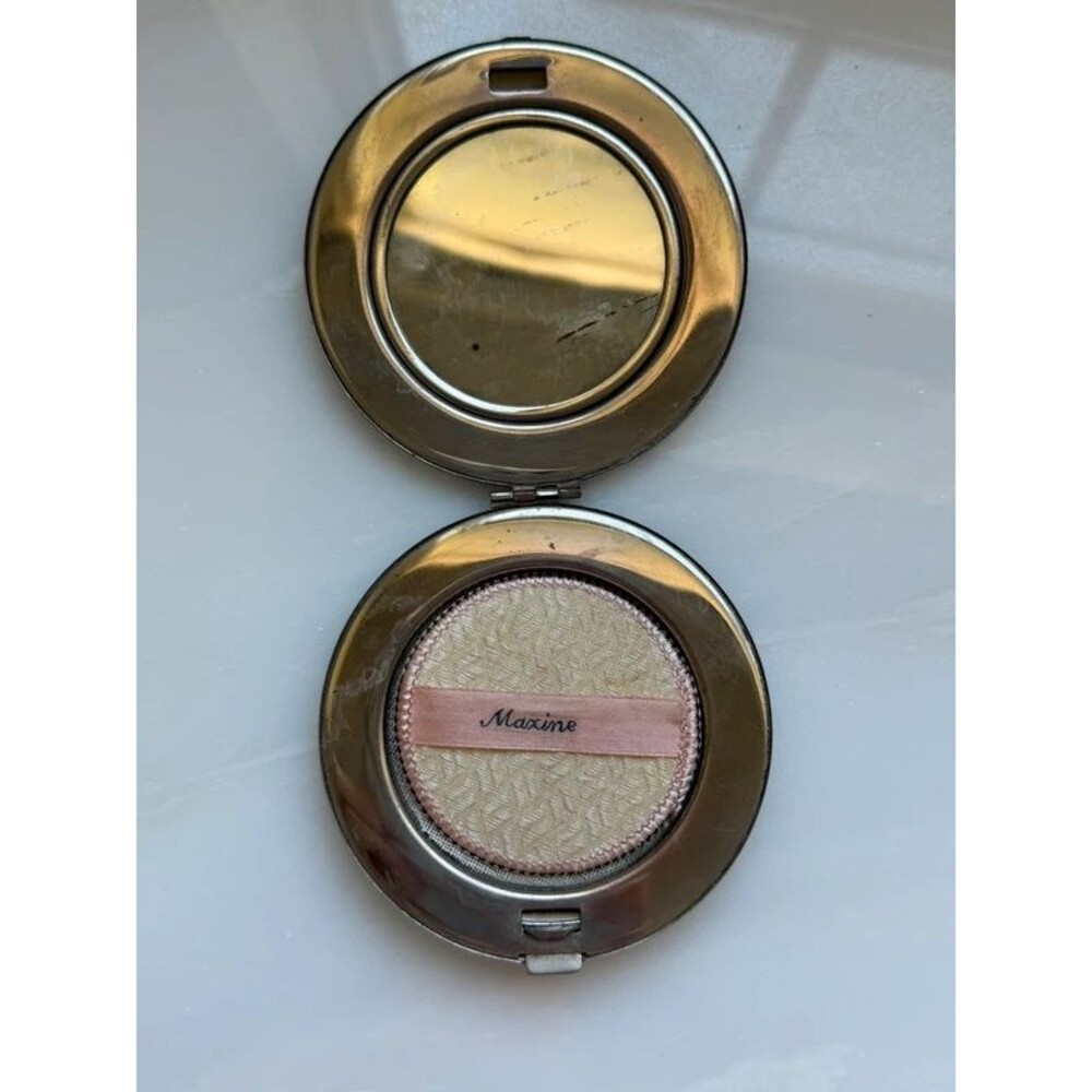 Vintage 1950’s metal Maxine compact